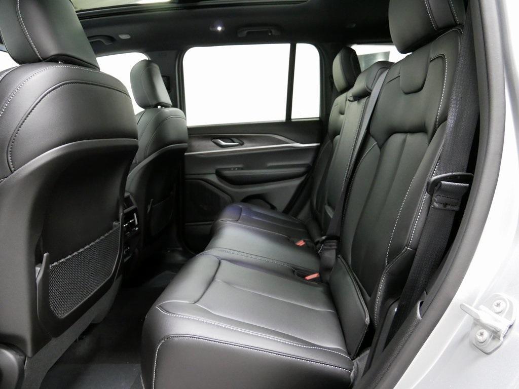 new 2025 Jeep Grand Cherokee car, priced at $42,654