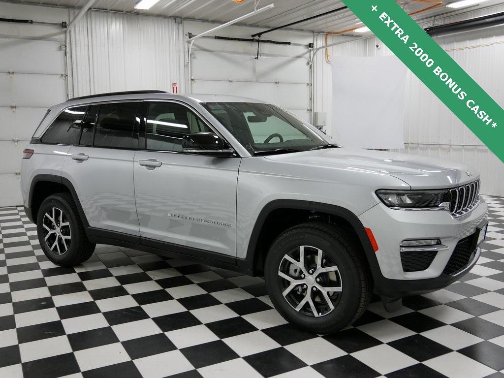 new 2025 Jeep Grand Cherokee car, priced at $42,654