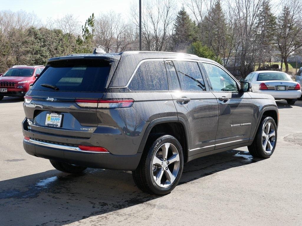 new 2025 Jeep Grand Cherokee car, priced at $42,930