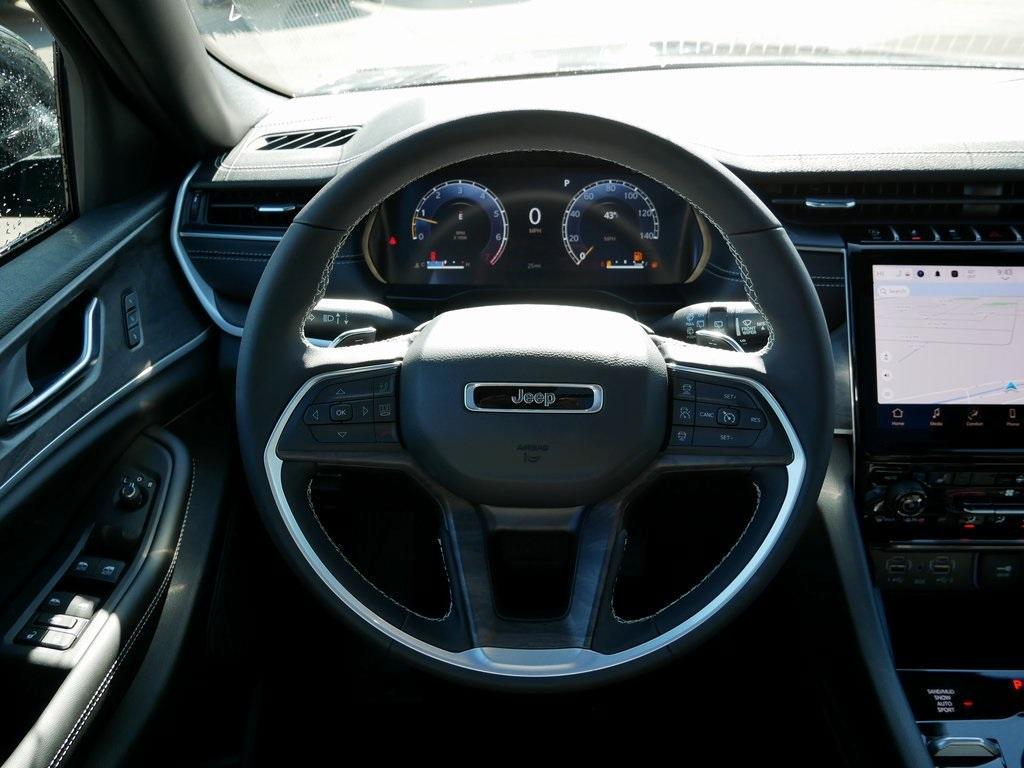 new 2025 Jeep Grand Cherokee car, priced at $42,930