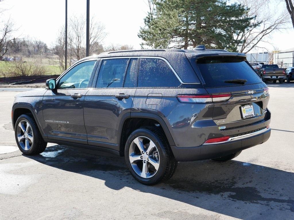 new 2025 Jeep Grand Cherokee car, priced at $42,930