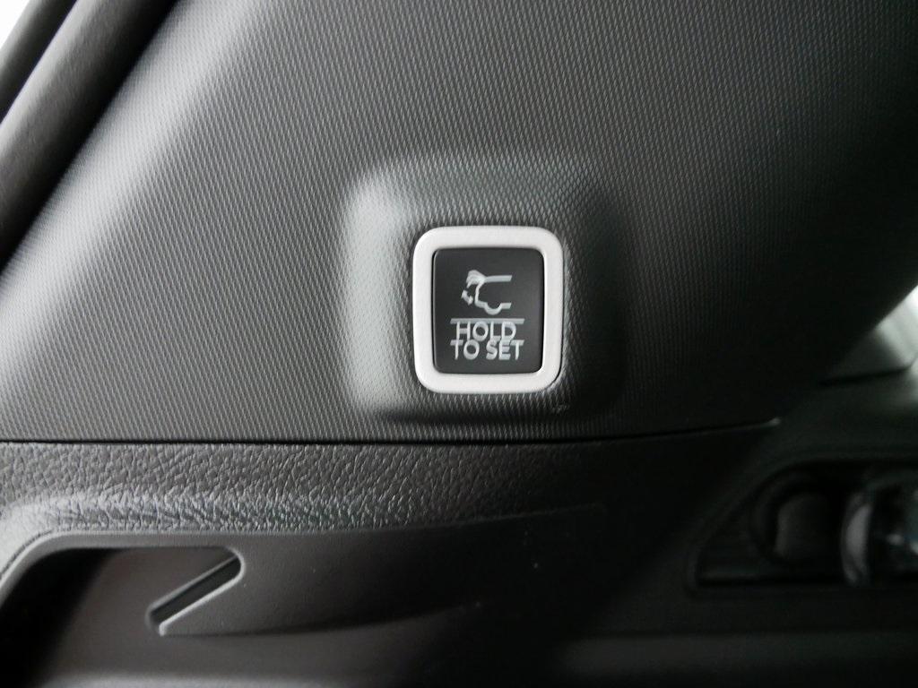 new 2025 Jeep Grand Cherokee car, priced at $44,134