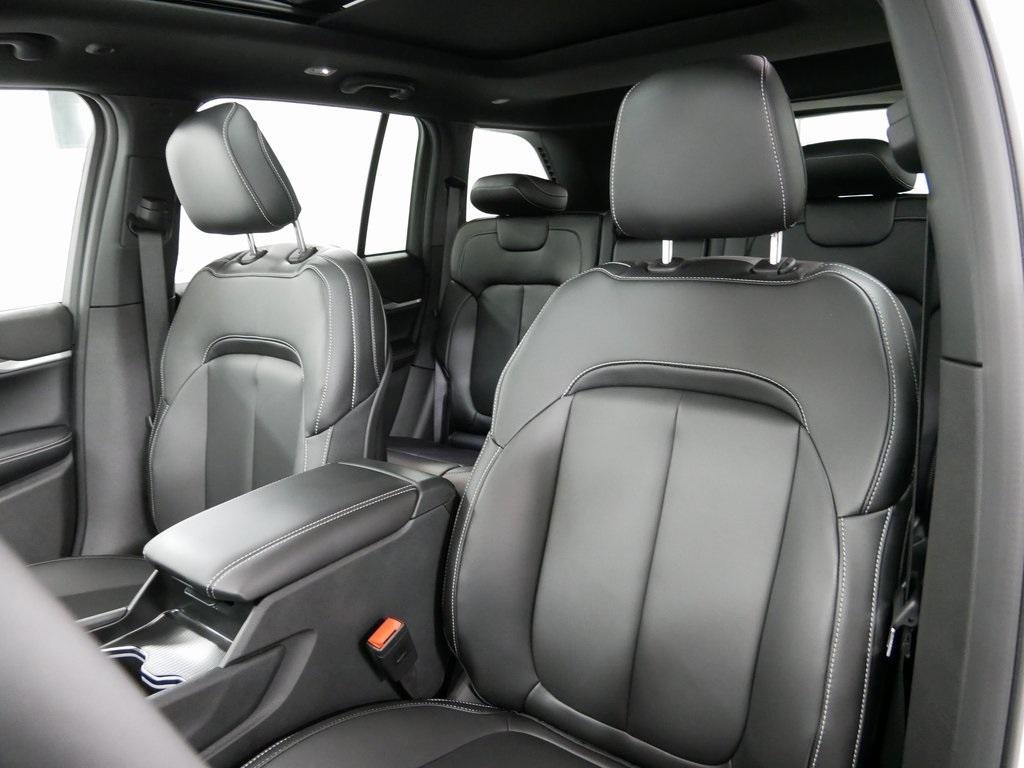 new 2025 Jeep Grand Cherokee car, priced at $44,134