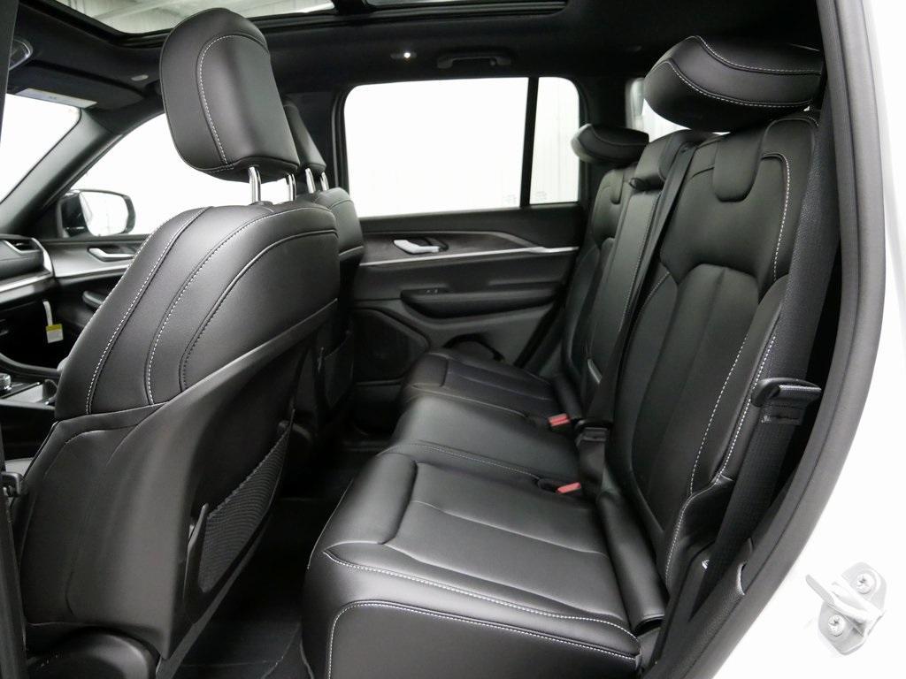 new 2025 Jeep Grand Cherokee car, priced at $44,134