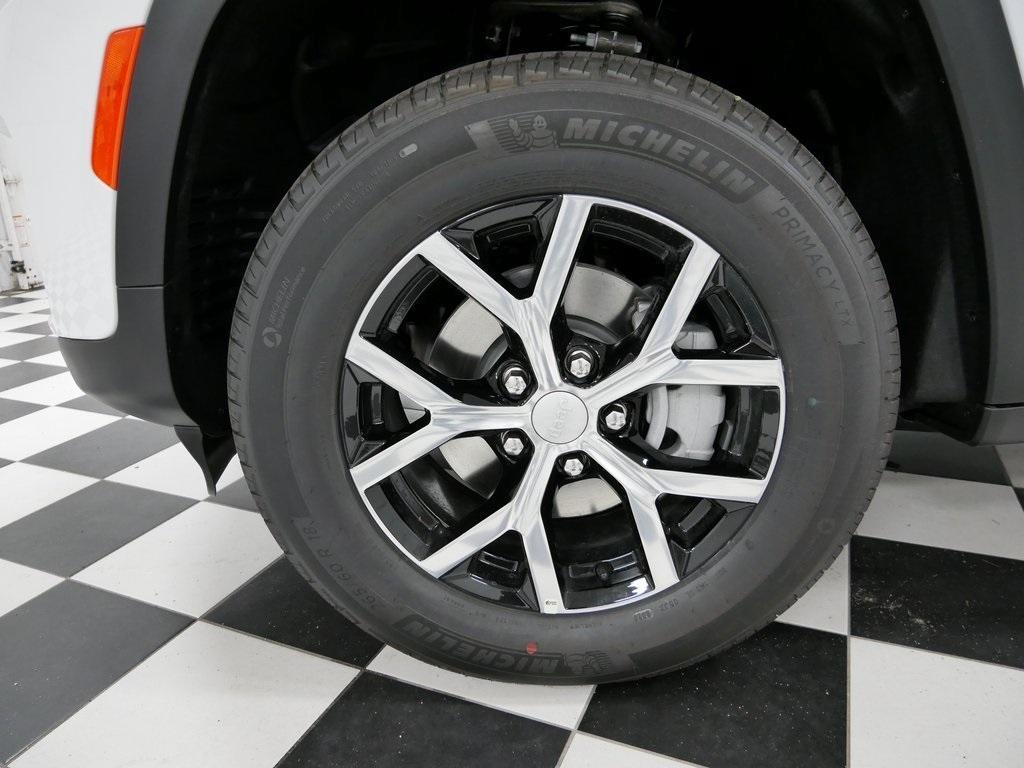 new 2025 Jeep Grand Cherokee car, priced at $44,134