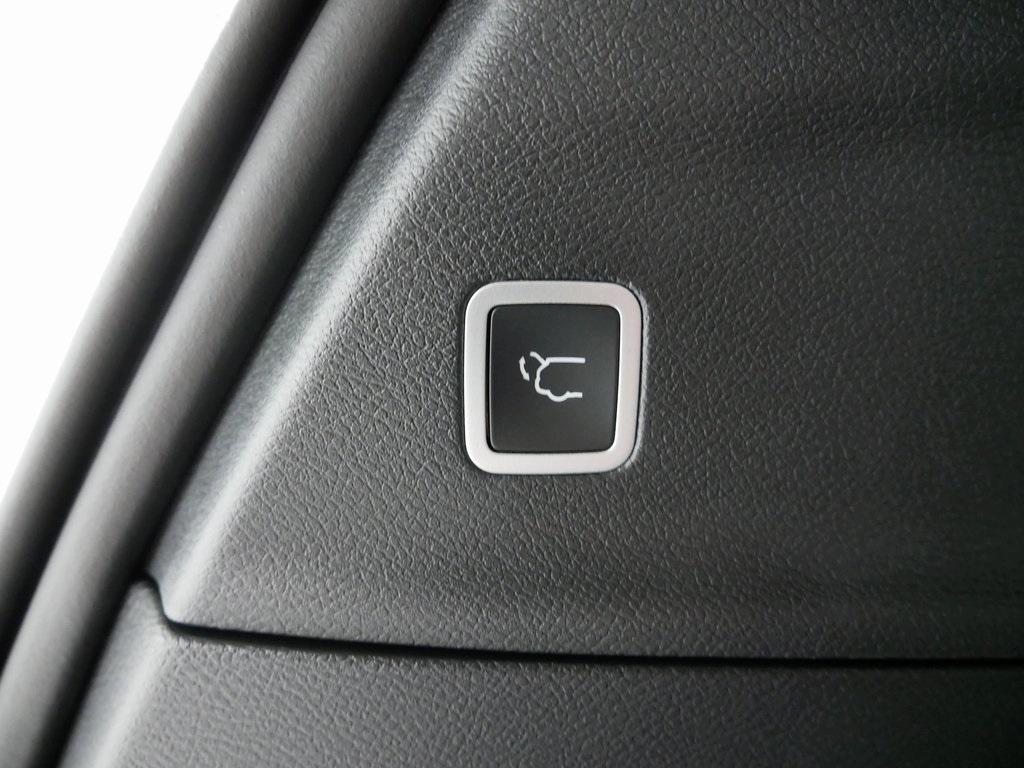 new 2026 Chrysler Pacifica car, priced at $43,374