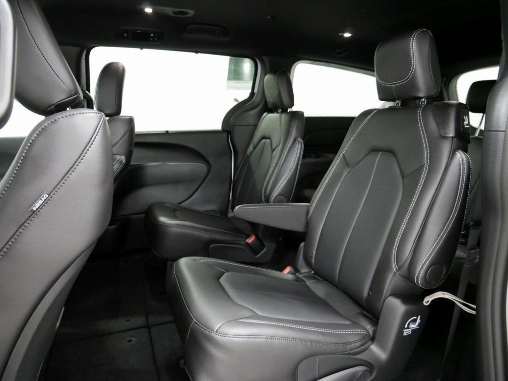 new 2026 Chrysler Pacifica car, priced at $43,374