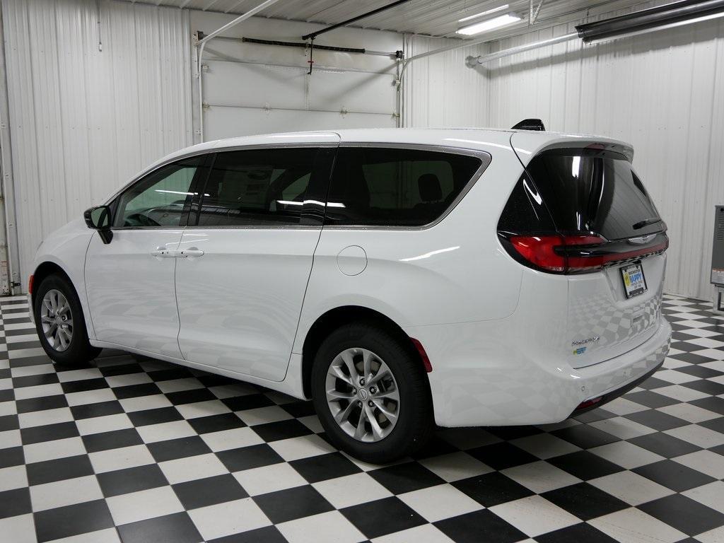 new 2026 Chrysler Pacifica car, priced at $43,374