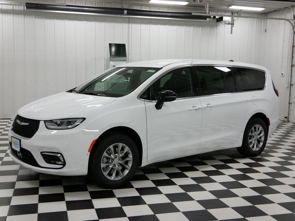 new 2026 Chrysler Pacifica car, priced at $43,374