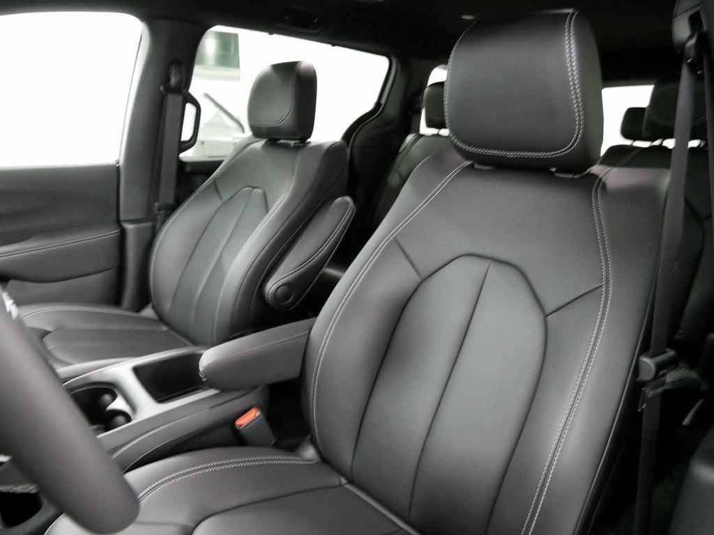 new 2026 Chrysler Pacifica car, priced at $43,374
