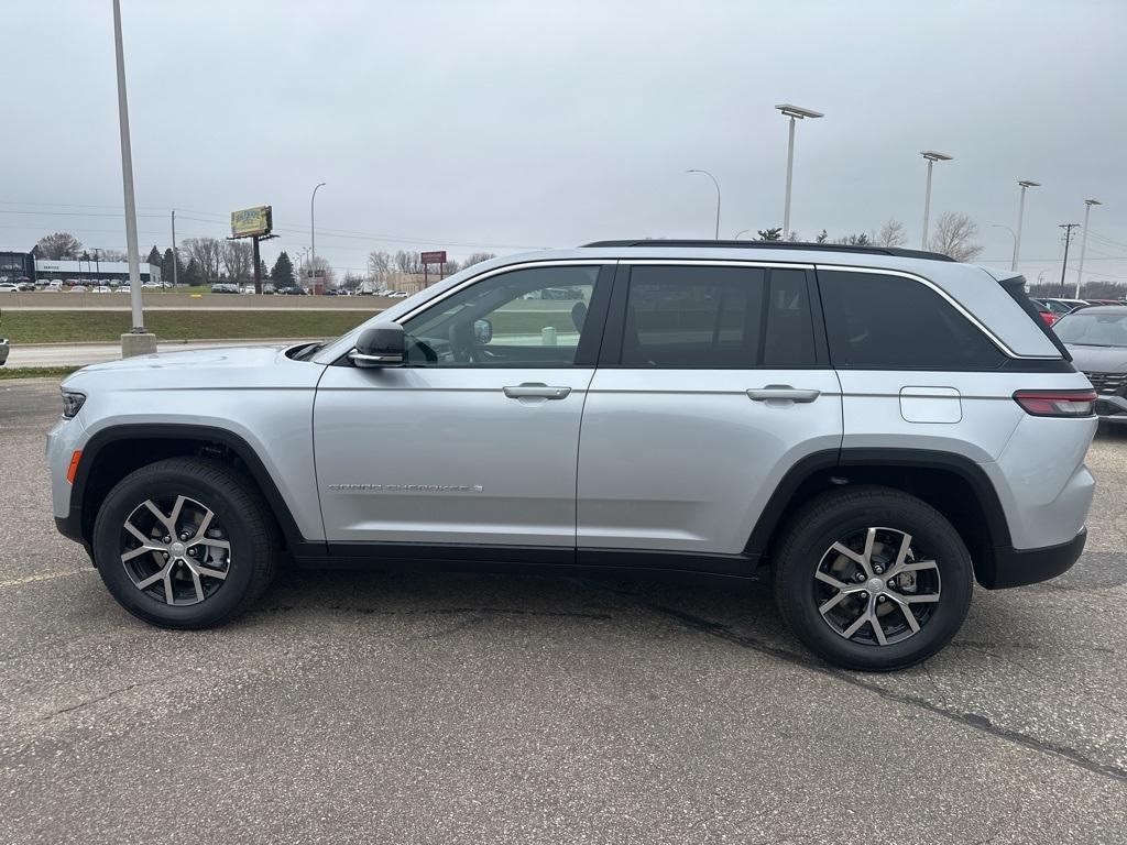 new 2025 Jeep Grand Cherokee car, priced at $44,654