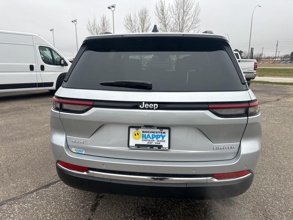 new 2025 Jeep Grand Cherokee car, priced at $44,654