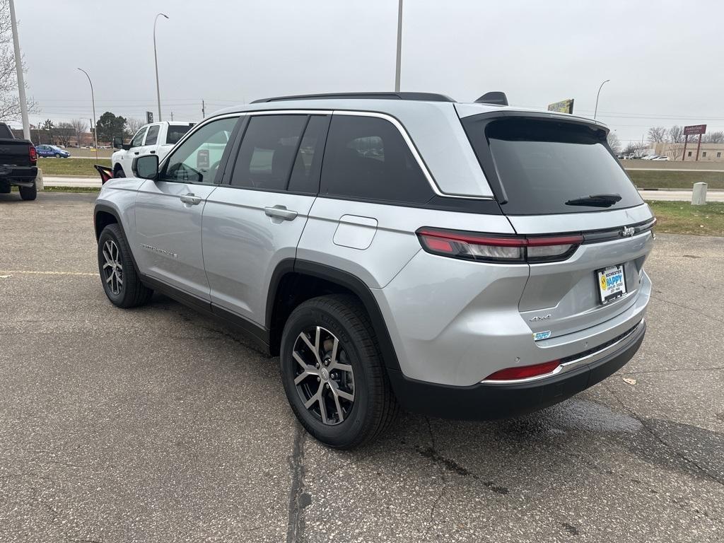 new 2025 Jeep Grand Cherokee car, priced at $44,654