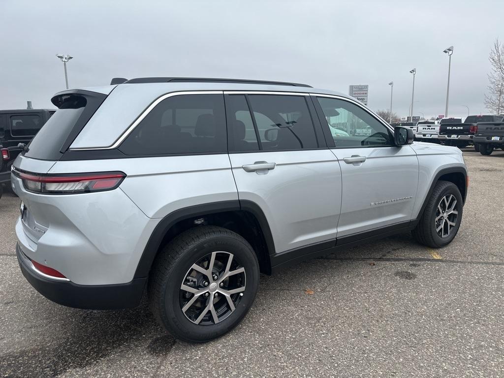 new 2025 Jeep Grand Cherokee car, priced at $44,654
