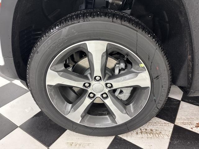 new 2025 Jeep Grand Cherokee car, priced at $46,426