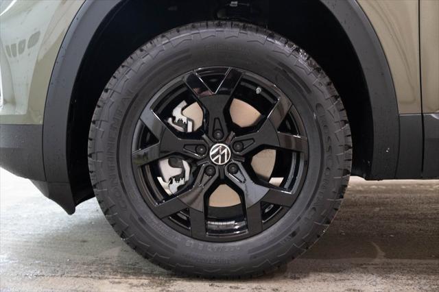 new 2025 Volkswagen Atlas car, priced at $47,308