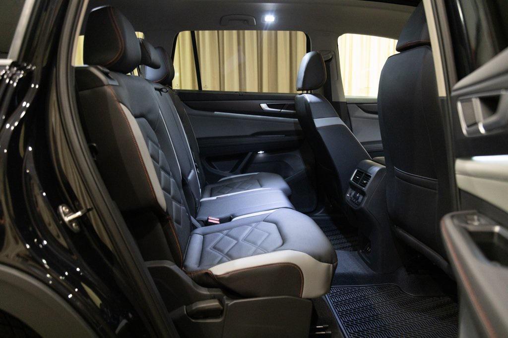 new 2025 Volkswagen Atlas car, priced at $47,995