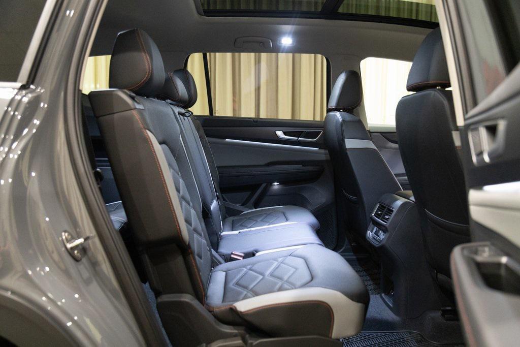 new 2025 Volkswagen Atlas car, priced at $48,380