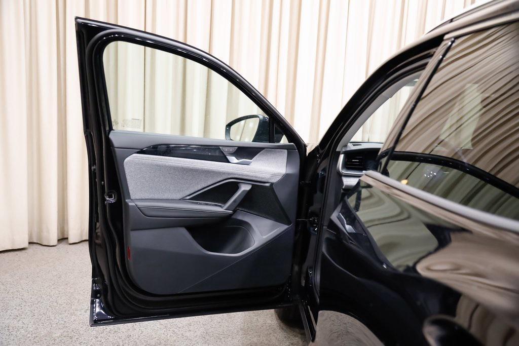 new 2026 Volkswagen Tiguan car, priced at $34,385