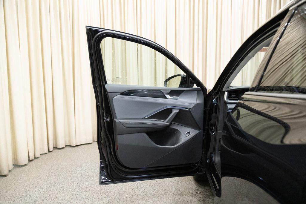 new 2025 Volkswagen Tiguan car, priced at $36,855