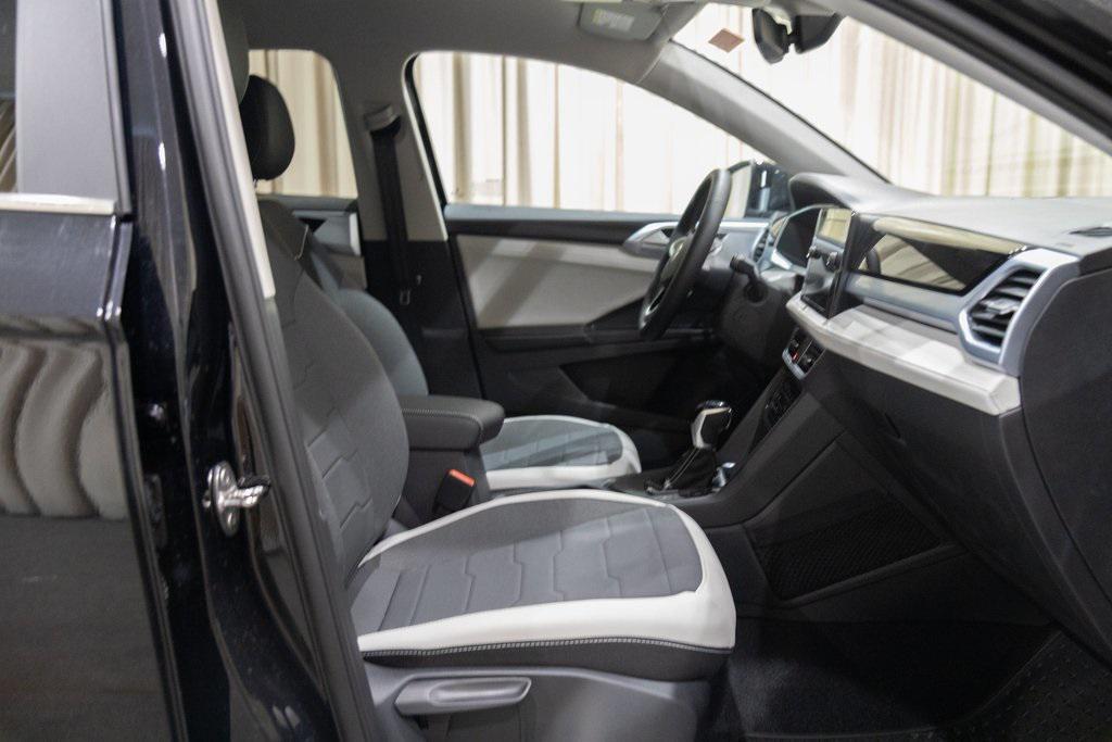 new 2025 Volkswagen Taos car, priced at $29,450