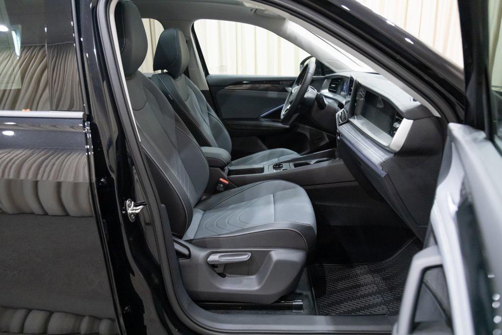 new 2025 Volkswagen Tiguan car, priced at $38,287