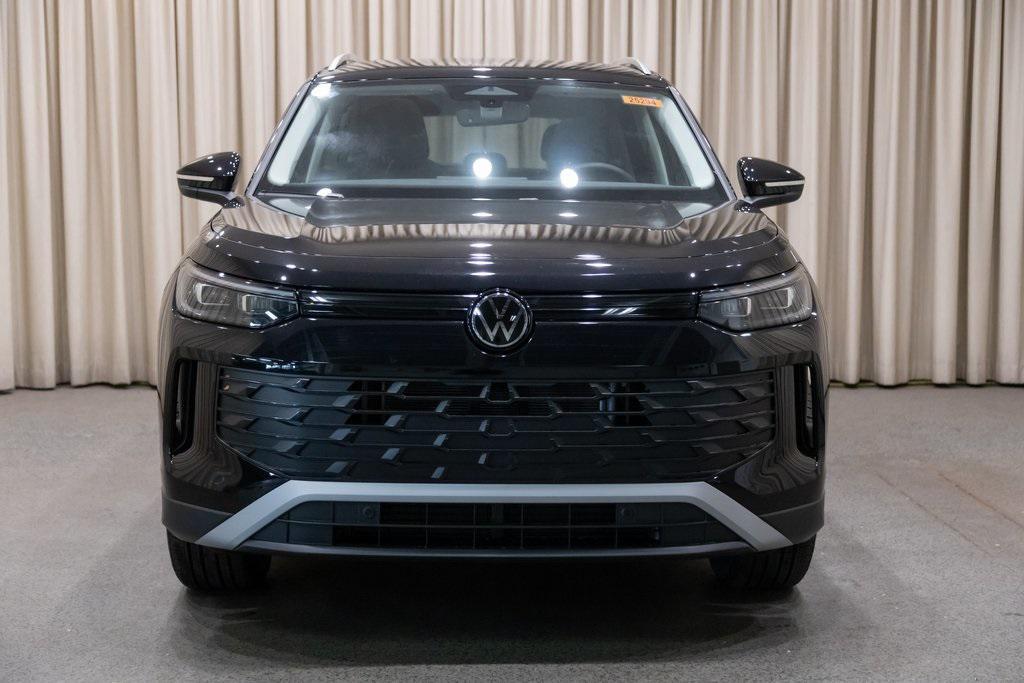 new 2025 Volkswagen Tiguan car, priced at $38,287