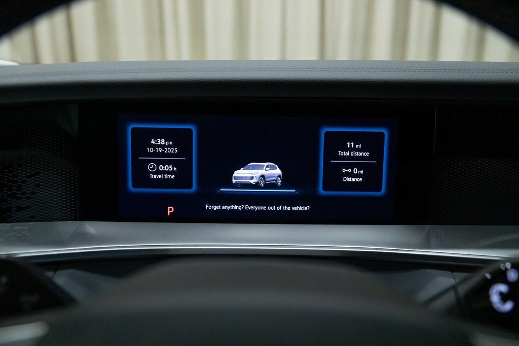 new 2025 Volkswagen Tiguan car, priced at $38,287