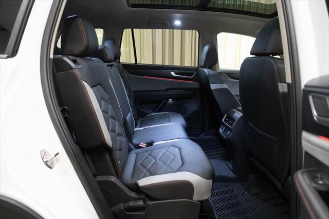 new 2025 Volkswagen Atlas car, priced at $47,308