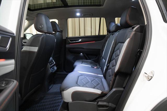 new 2025 Volkswagen Atlas car, priced at $47,308
