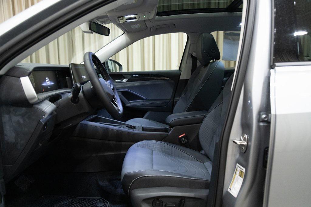 new 2025 Volkswagen Tiguan car, priced at $37,051