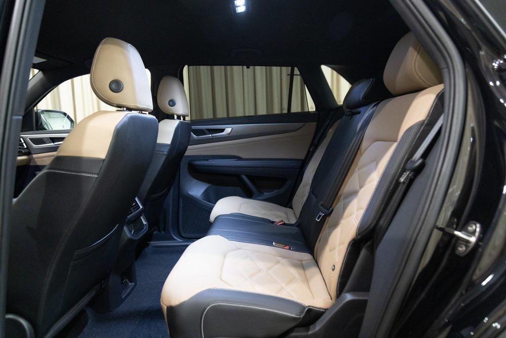 new 2025 Volkswagen Atlas Cross Sport car, priced at $43,997