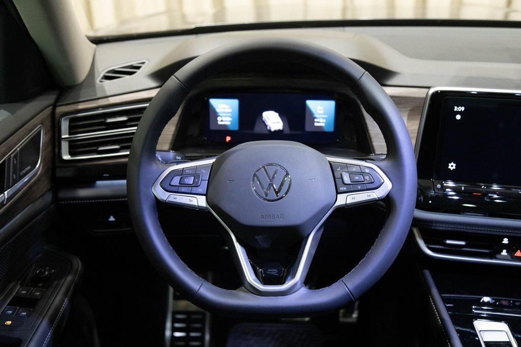new 2025 Volkswagen Atlas car, priced at $54,738