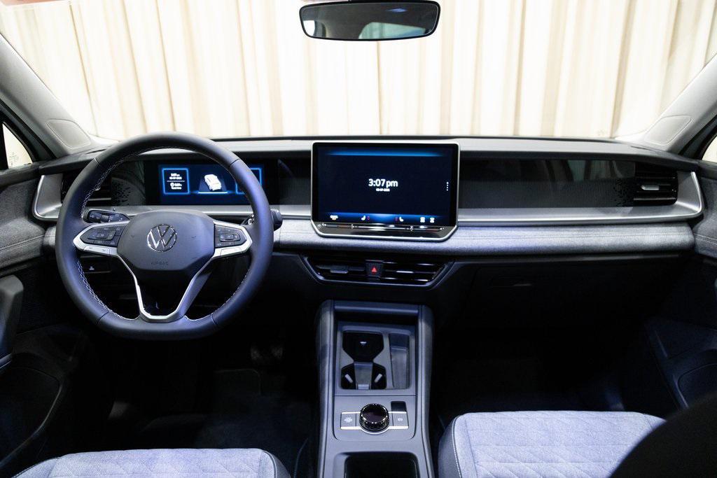 new 2025 Volkswagen Tiguan car, priced at $32,051