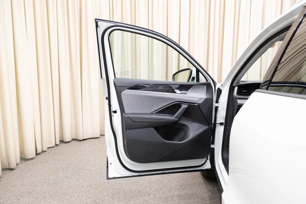 new 2025 Volkswagen Tiguan car, priced at $32,051