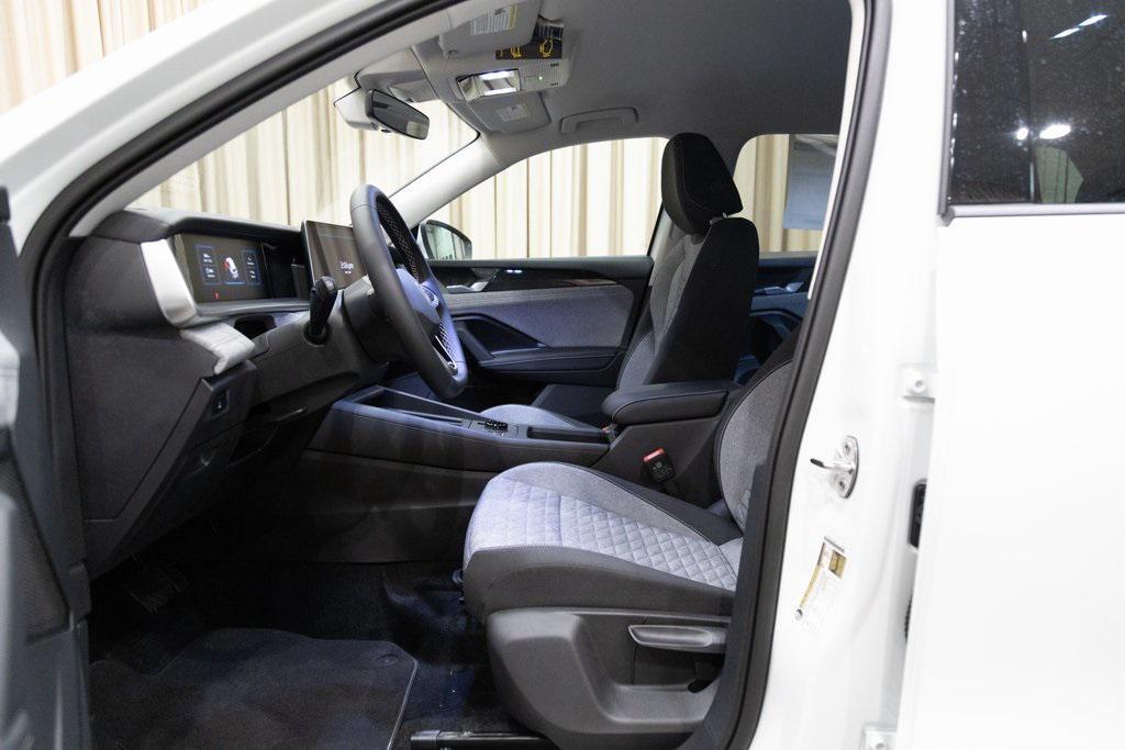 new 2025 Volkswagen Tiguan car, priced at $32,051