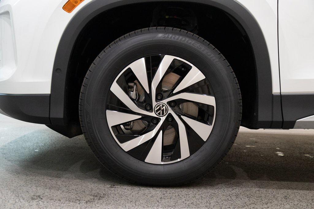 new 2025 Volkswagen Tiguan car, priced at $32,051