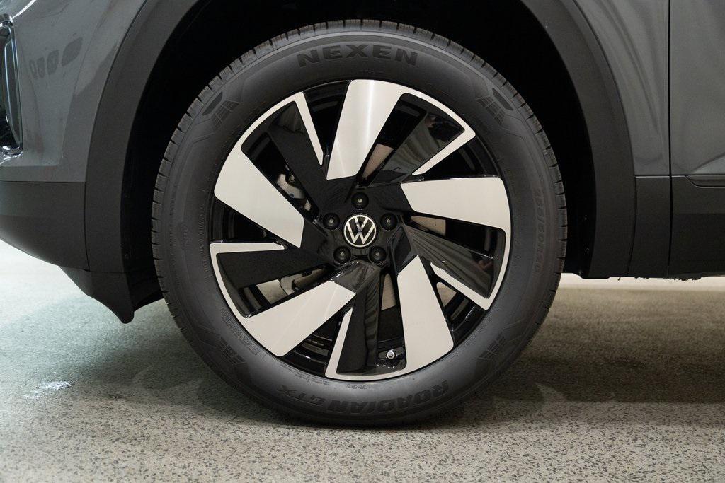 new 2026 Volkswagen Atlas Cross Sport car, priced at $47,275