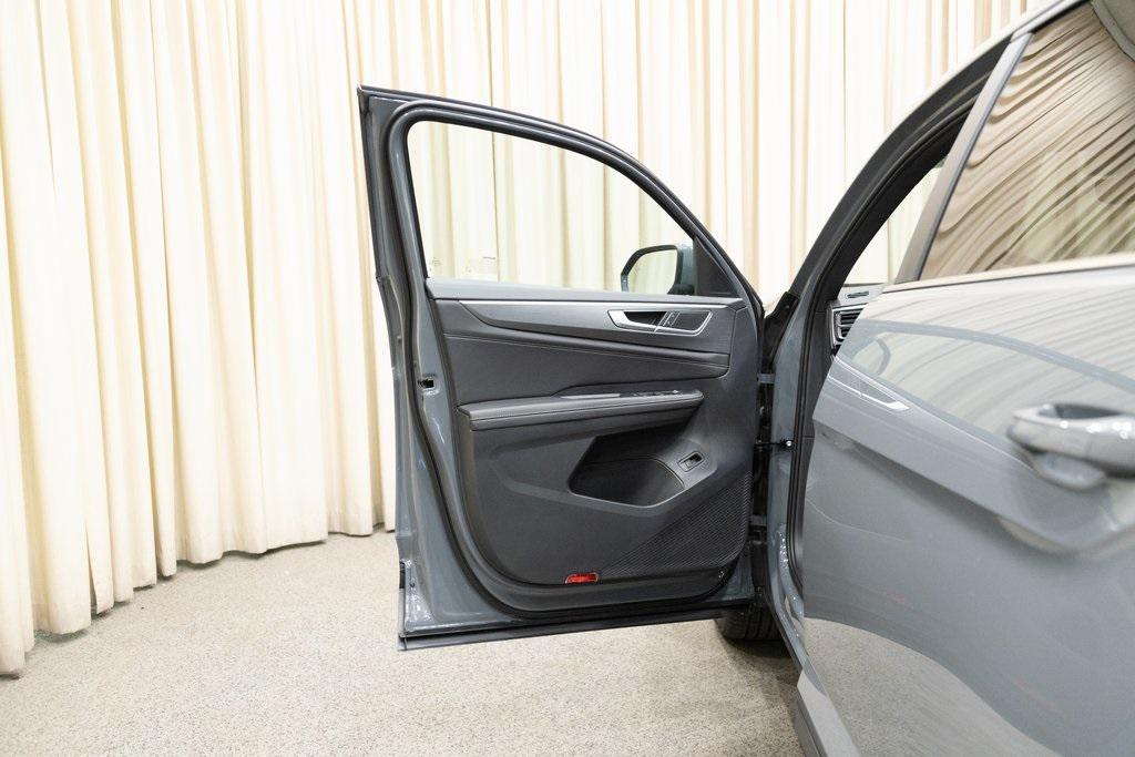 new 2026 Volkswagen Atlas Cross Sport car, priced at $47,275