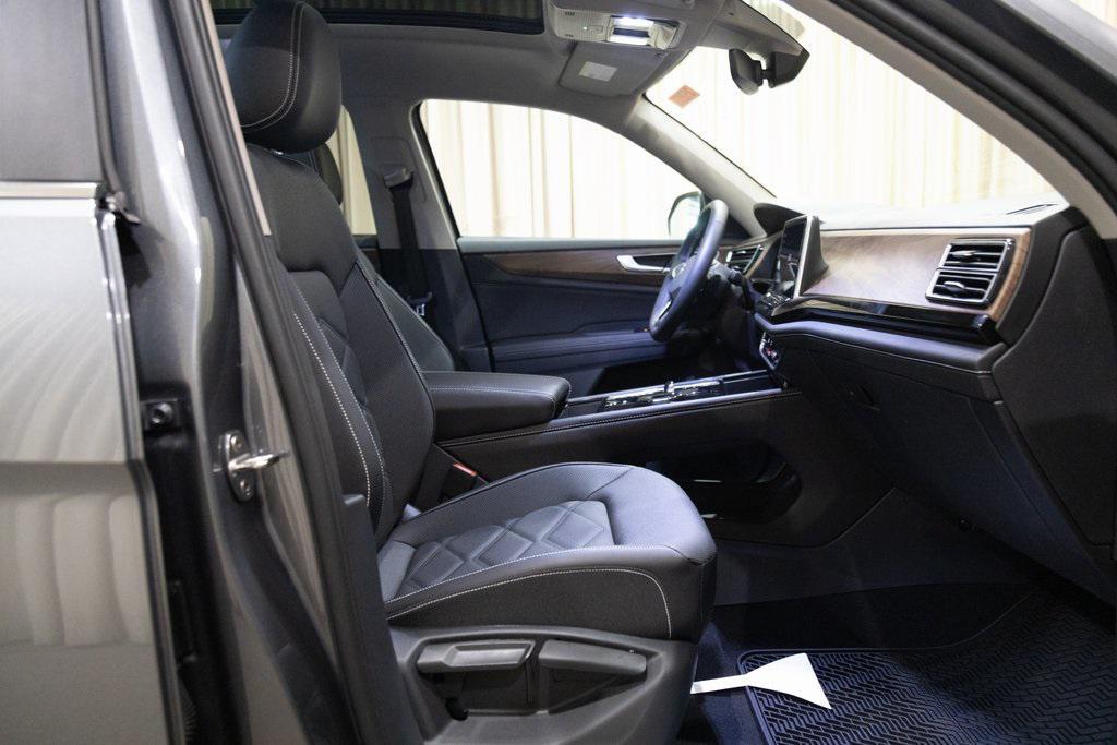 new 2025 Volkswagen Atlas car, priced at $46,327