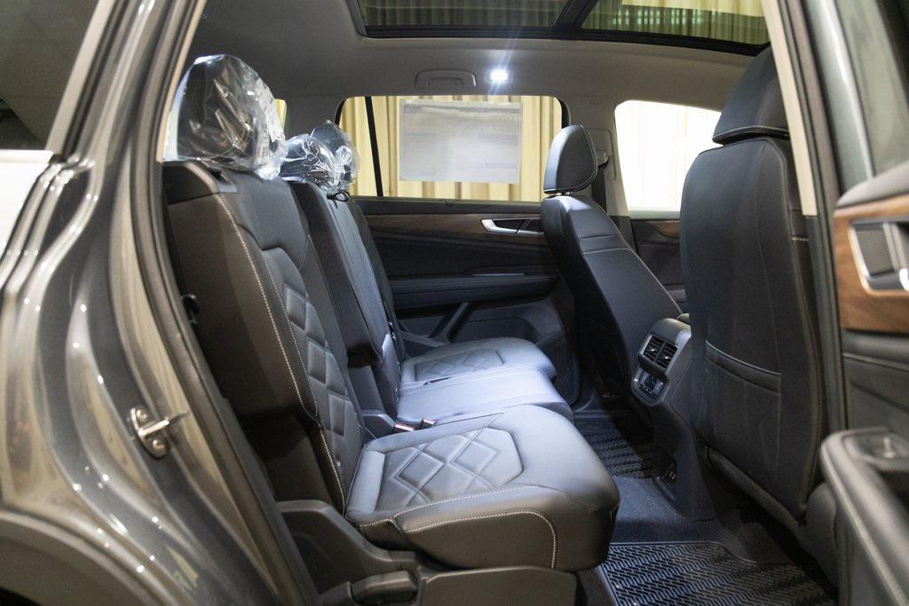 new 2025 Volkswagen Atlas car, priced at $46,327