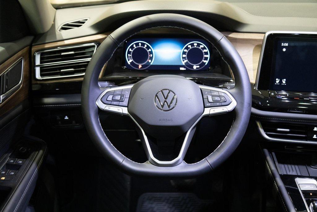 new 2025 Volkswagen Atlas car, priced at $46,327