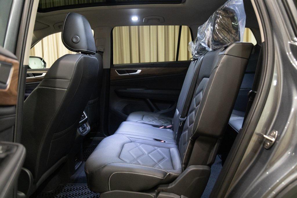 new 2025 Volkswagen Atlas car, priced at $46,327
