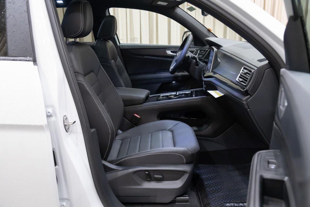 new 2026 Volkswagen Atlas Cross Sport car, priced at $53,633