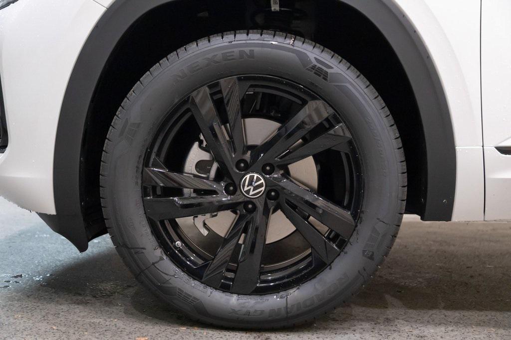 new 2026 Volkswagen Atlas Cross Sport car, priced at $53,633