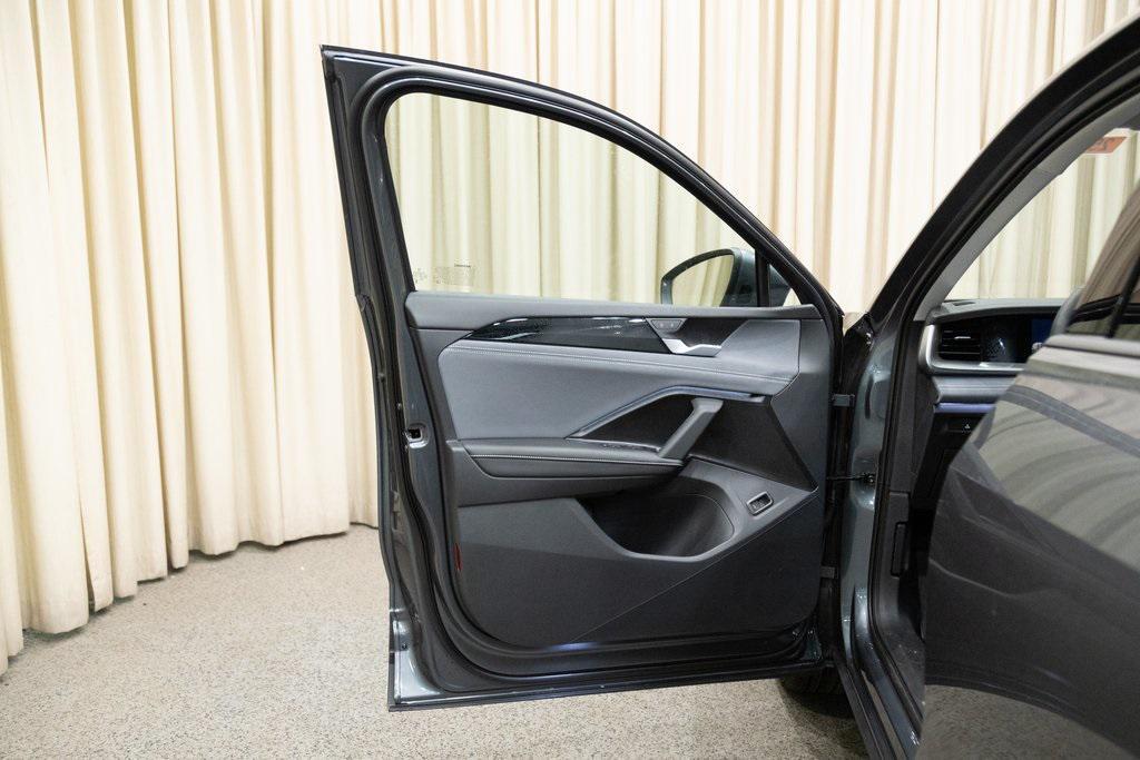 new 2025 Volkswagen Tiguan car, priced at $36,286