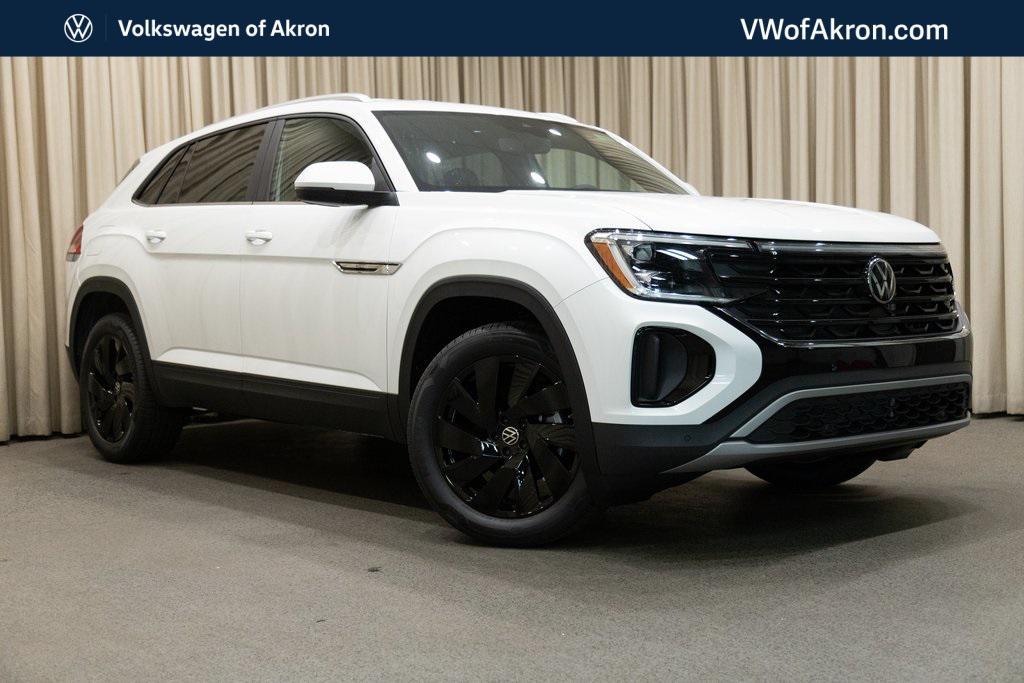 new 2026 Volkswagen Atlas Cross Sport car, priced at $44,676