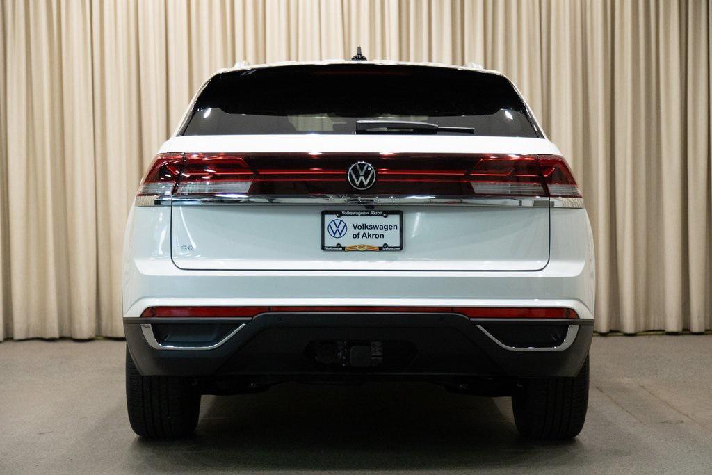 new 2026 Volkswagen Atlas Cross Sport car, priced at $44,676