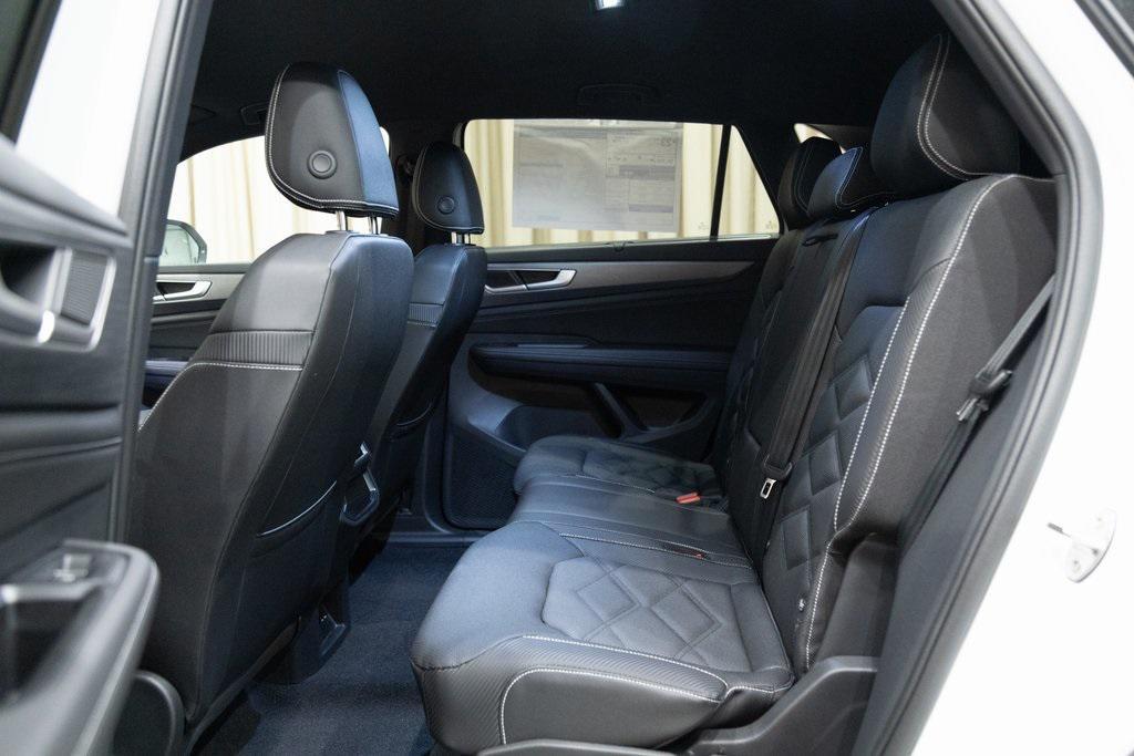 new 2026 Volkswagen Atlas Cross Sport car, priced at $44,676