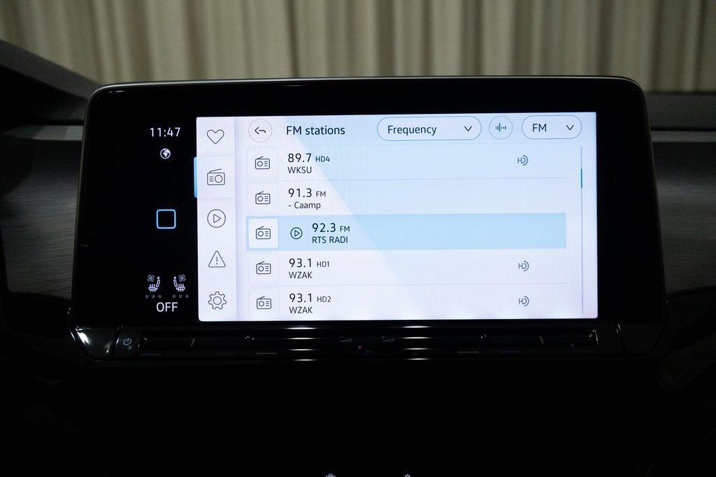 new 2026 Volkswagen Atlas Cross Sport car, priced at $44,676